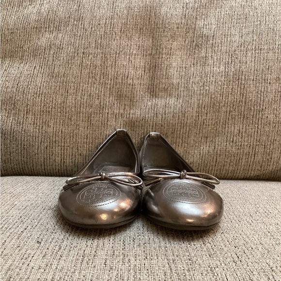 Tory Burch Verbena Silver Patent Toe Snakeskin Ballet Flats-size 6 - Picture 5 of 10